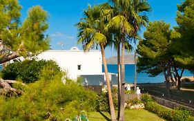 Villa Tita de Manresa, con jardines y vista mar